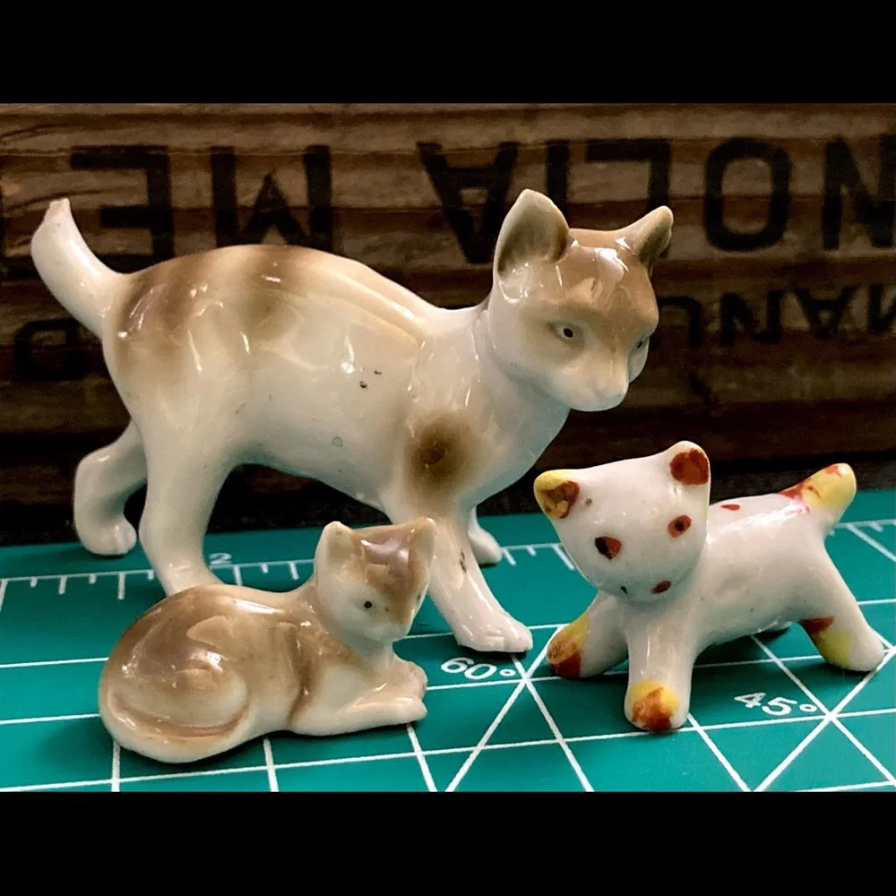 Vintage Mid Century Porcelain Cat And Kitten Figures Made In Japan & Germany